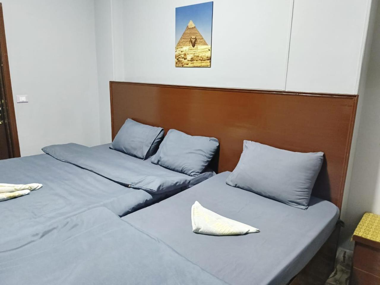 Fantastic Three Pyramids View 4*